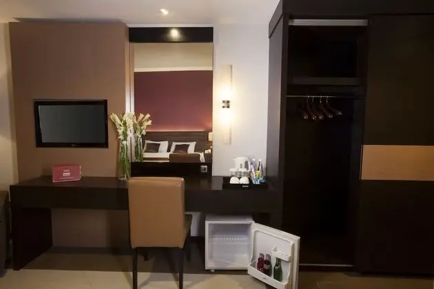 L Room King