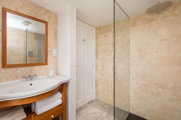 Tek Büyük Yataklı Oda (Garden View Room 4)