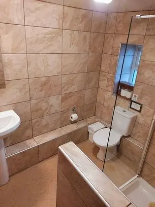 Tek Büyük Yataklı Oda, Banyolu/Duşlu (8)