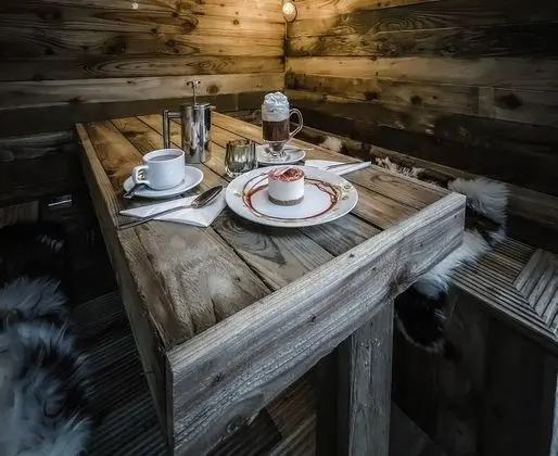 Üç Kişilik Oda, Banyolu/Duşlu (2)