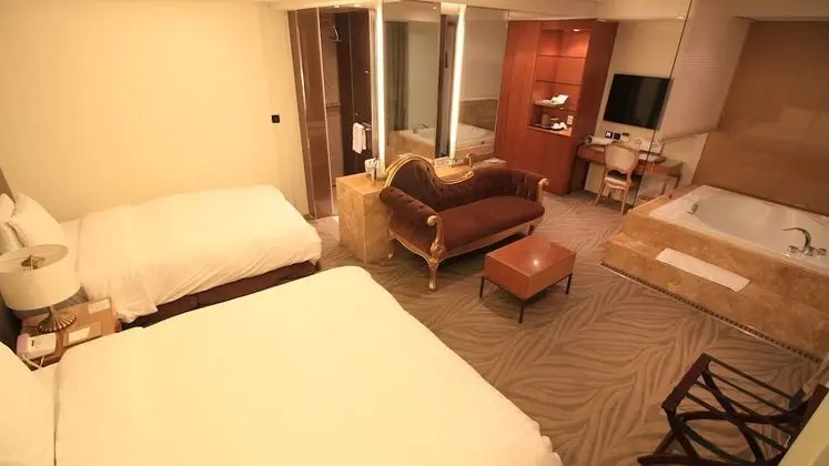 Korean Suite (check-in available until 11 pm)