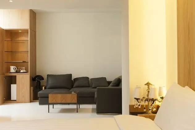 Korean Suite (check-in available until 11 pm)