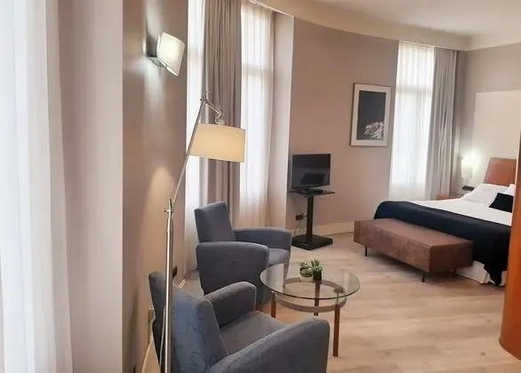 Junior Süit, 1 En Büyük (King) Boy Yatak, Balkon, Şehir Manzaralı (Mini)