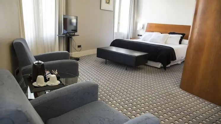 Junior Süit, 1 En Büyük (King) Boy Yatak, Balkon, Şehir Manzaralı (Mini)