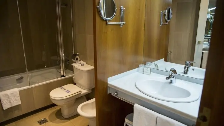 Junior Süit, 1 En Büyük (King) Boy Yatak, Balkon, Şehir Manzaralı (Mini)