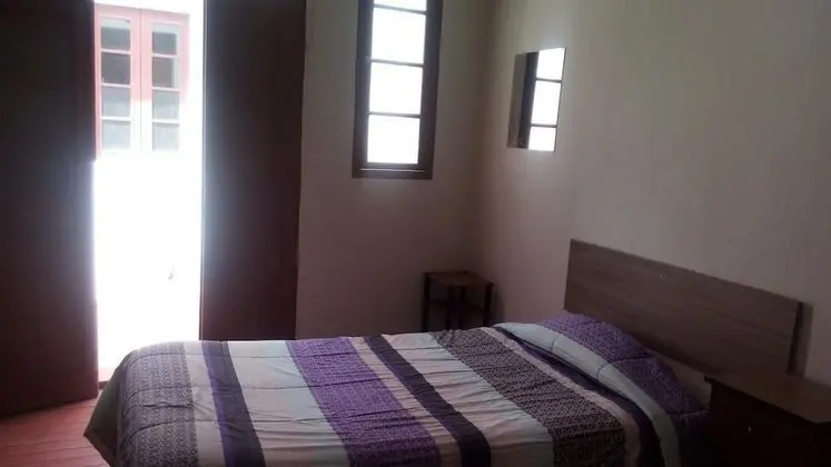 İki Ayrı Yataklı Oda, Ortak Banyo