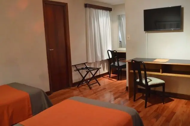 Tek Büyük Yataklı Oda, 2 Tek Kişilik Yatak