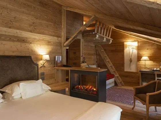 Junior Süit, 1 En Büyük (King) Boy Yatak ve Çekyat