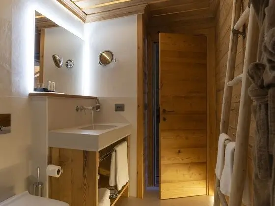 Junior Süit, 1 En Büyük (King) Boy Yatak ve Çekyat