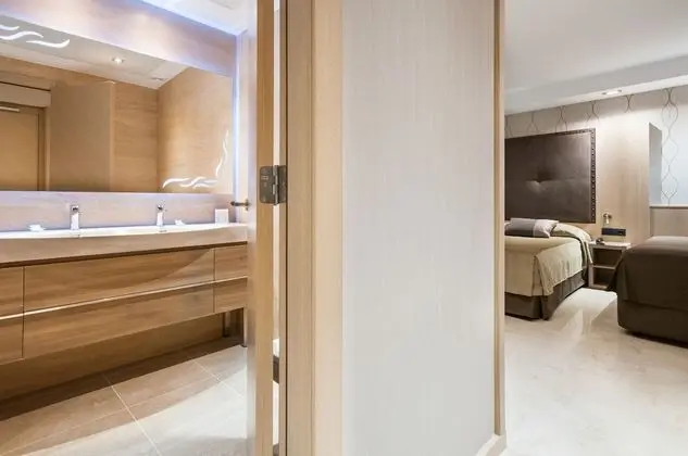 Tek Büyük Yataklı Oda (with extra bed)