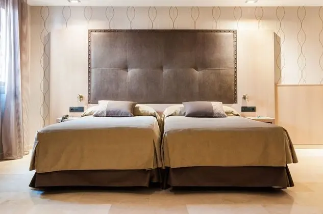 Tek Büyük Yataklı Oda (with extra bed)