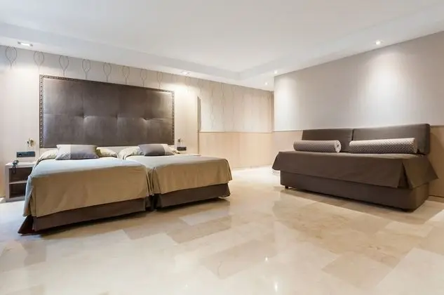 Tek Büyük Yataklı Oda (with extra bed)