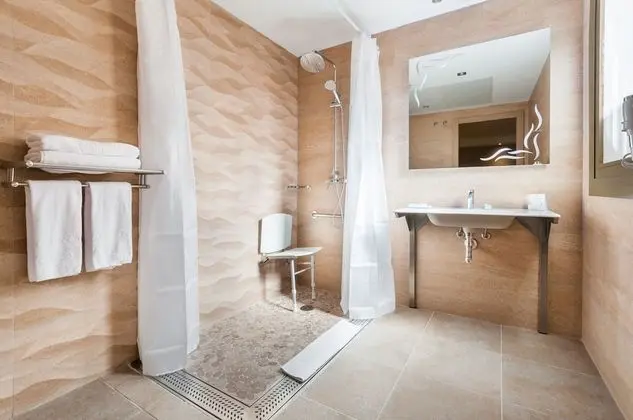 Tek Büyük Yataklı Oda (with extra bed)