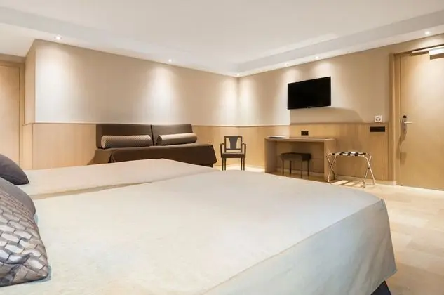 Tek Büyük Yataklı Oda (with extra bed)