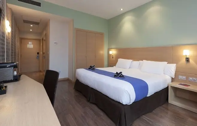 Tek Büyük veya İki Ayrı Yataklı Oda