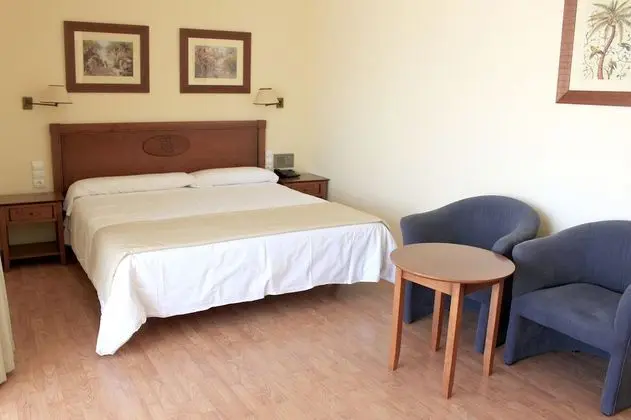Tek Büyük Yataklı Oda (2 adults and 1 child)