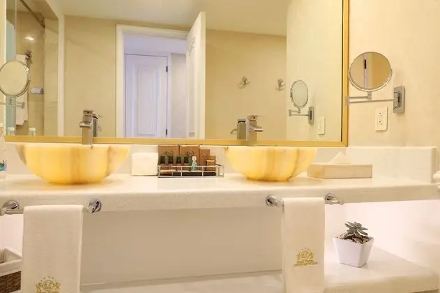 Master Suite Zocalo View