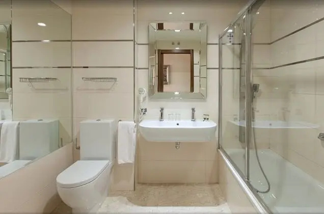 Üç Kişilik Oda (Two beds and sofa bed)