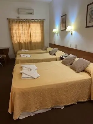 Üç Kişilik Oda