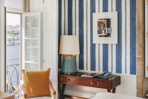 Deluxe Tek Büyük Yataklı Oda, Balkon, Nehir Manzaralı