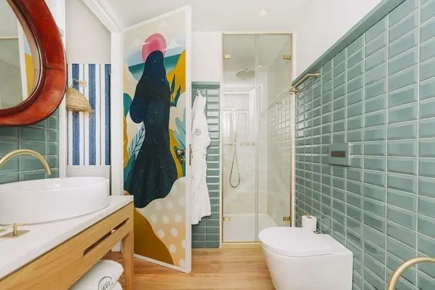 Deluxe Tek Büyük Yataklı Oda, Balkon, Nehir Manzaralı