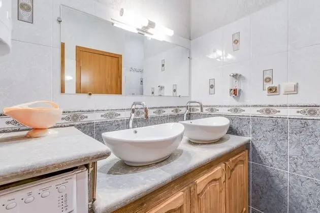 İki Ayrı Yataklı Oda, Ortak Banyo (Larnaca)
