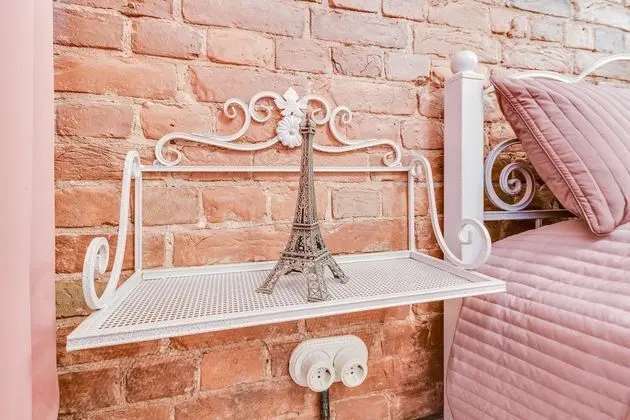 Tek Büyük Yataklı Oda, Ortak Banyo (Paris)