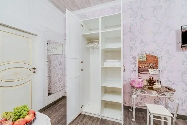 Tek Büyük Yataklı Oda, Ortak Banyo (Paris)