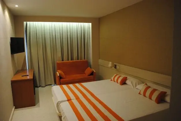 Tek Büyük Yataklı Oda, Zemin Kat (2 Adults + 1 Child)