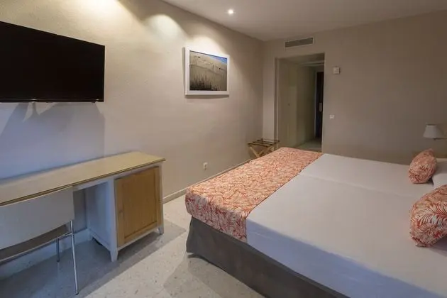 Tek Büyük Yataklı Oda, Zemin Kat (2 Adults + 1 Child)