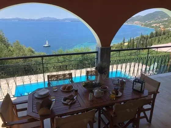 Grand Villa, 4 Yatak Odası, Kişiye Özel Havuzlu, Deniz Manzaralı