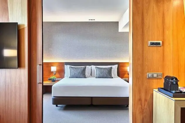 Deluxe Suite Guggenheim View