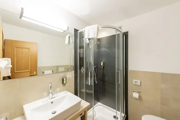 Comfort Tek Büyük veya İki Ayrı Yataklı Oda