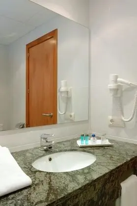 Standard Tek Büyük veya İki Ayrı Yataklı Oda (No Access to Avana Rooftop)