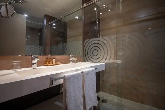 Standard Büyük Yataklı Tek Kişilik Oda