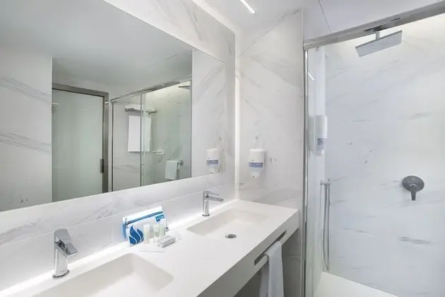 Standard Tek Büyük Yataklı Oda, Teras (2 adults)