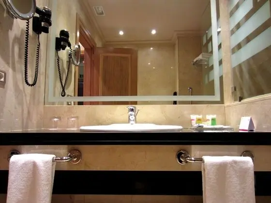 Basic Tek Büyük Yataklı Oda