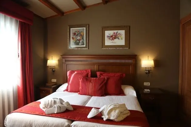 Family Villa (2 Adults and 2 Children)