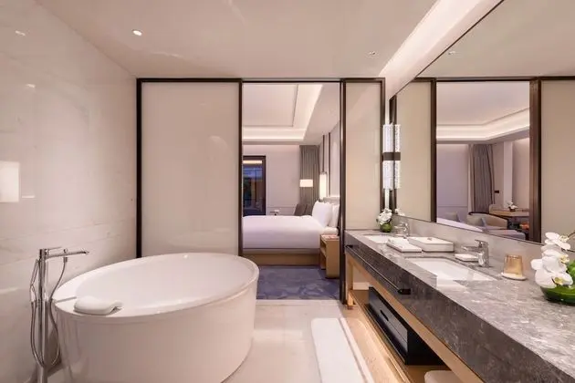 Grand Premium Room with Balcony