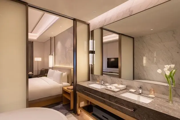 Grand Premium Room with Balcony