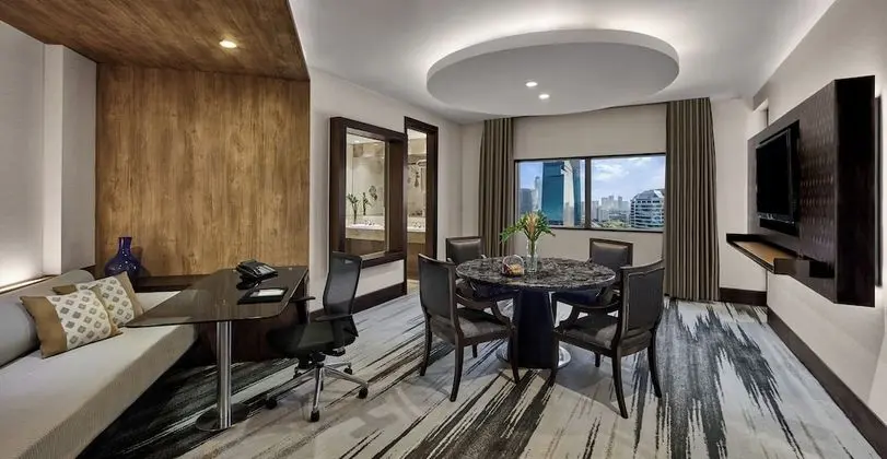 Deluxe Junior Suite Red Level