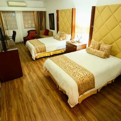 Deluxe Süit, Havuz Kenarı