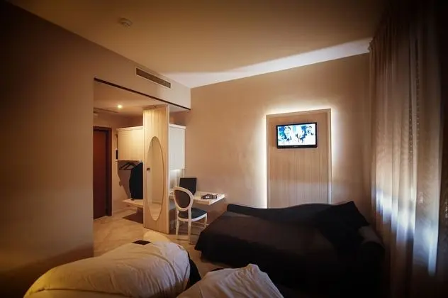 Classic Tek Büyük Yataklı Oda (Con Letto Aggiunto)