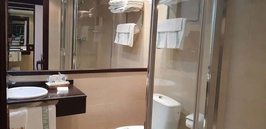 Standard Büyük Yataklı Tek Kişilik Oda