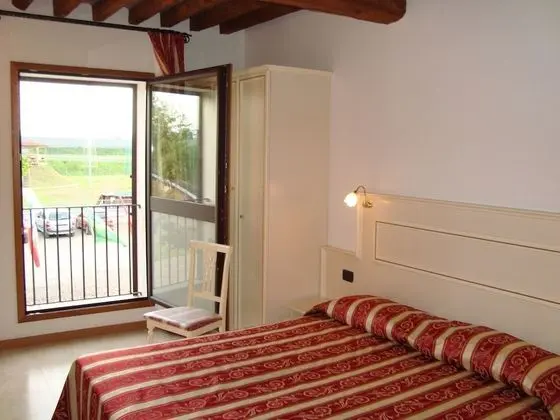 Comfort Tek Büyük Yataklı Oda