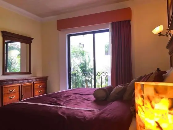 Deluxe Plus, 1 King Bed, Fridge, Bathtub