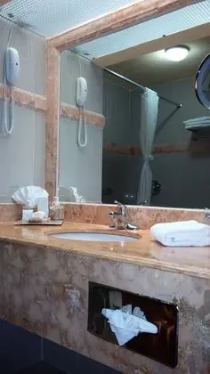 Deluxe Plus, 1 King Bed, Fridge, Bathtub