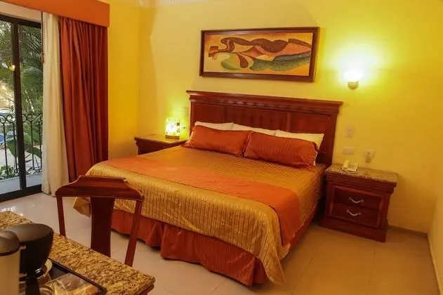 Master Suite, 2 Bedroom, Kitchenette, Bathtub