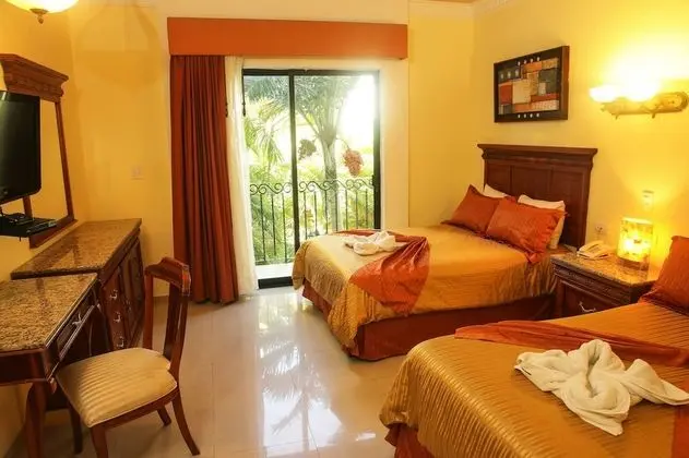 Master Suite, 2 Bedroom, Kitchenette, Bathtub
