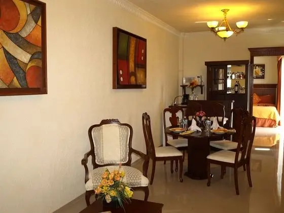 Master Suite, 2 Bedroom, Kitchenette, Bathtub